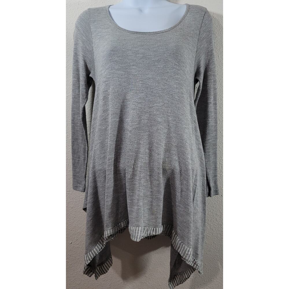 Easel Gray Heathered Shark Bite Hem Top Small Lightweight Soft Stretchy Flowy